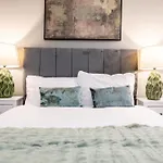 Appartement - Stylish With River Views - Sleeps 8 Leeds (West Yorkshire)