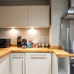 - Stylish With River Views - Sleeps 8 Appartement Leeds (West Yorkshire)
