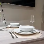- Stylish With River Views - Sleeps 8 Appartement *