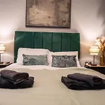 - Stylish With River Views - Sleeps 8 Appartement Leeds (West Yorkshire)