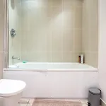 - Stylish With River Views - Sleeps 8 Leeds (West Yorkshire)