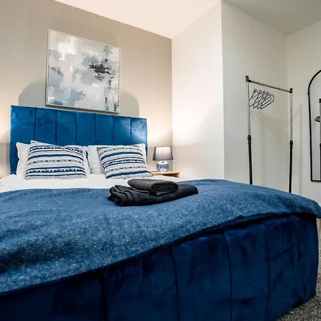 - Stylish With River Views - Sleeps 8 Lejlighed Leeds (West Yorkshire)