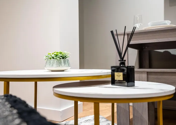 - Stylish With River Views - Sleeps 8 Apartman Leeds